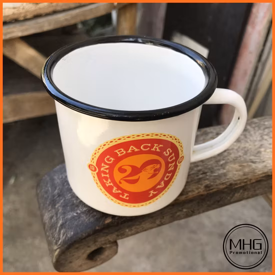 Tazze in metallo smaltato personalizzate